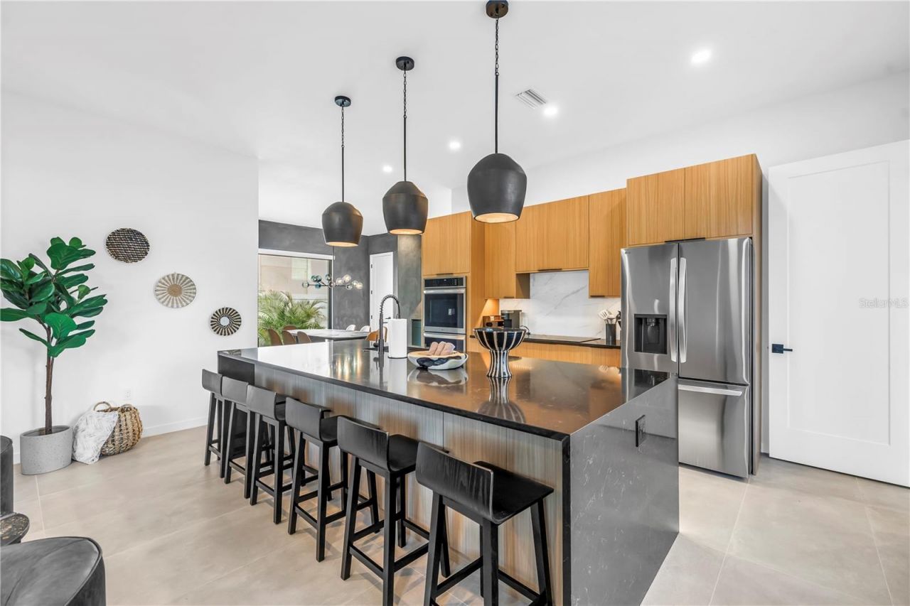 2305 Temple Street, Sarasota, FL 34239 Photo