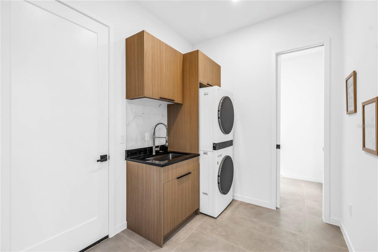 2305 Temple Street, Sarasota, FL 34239 Photo