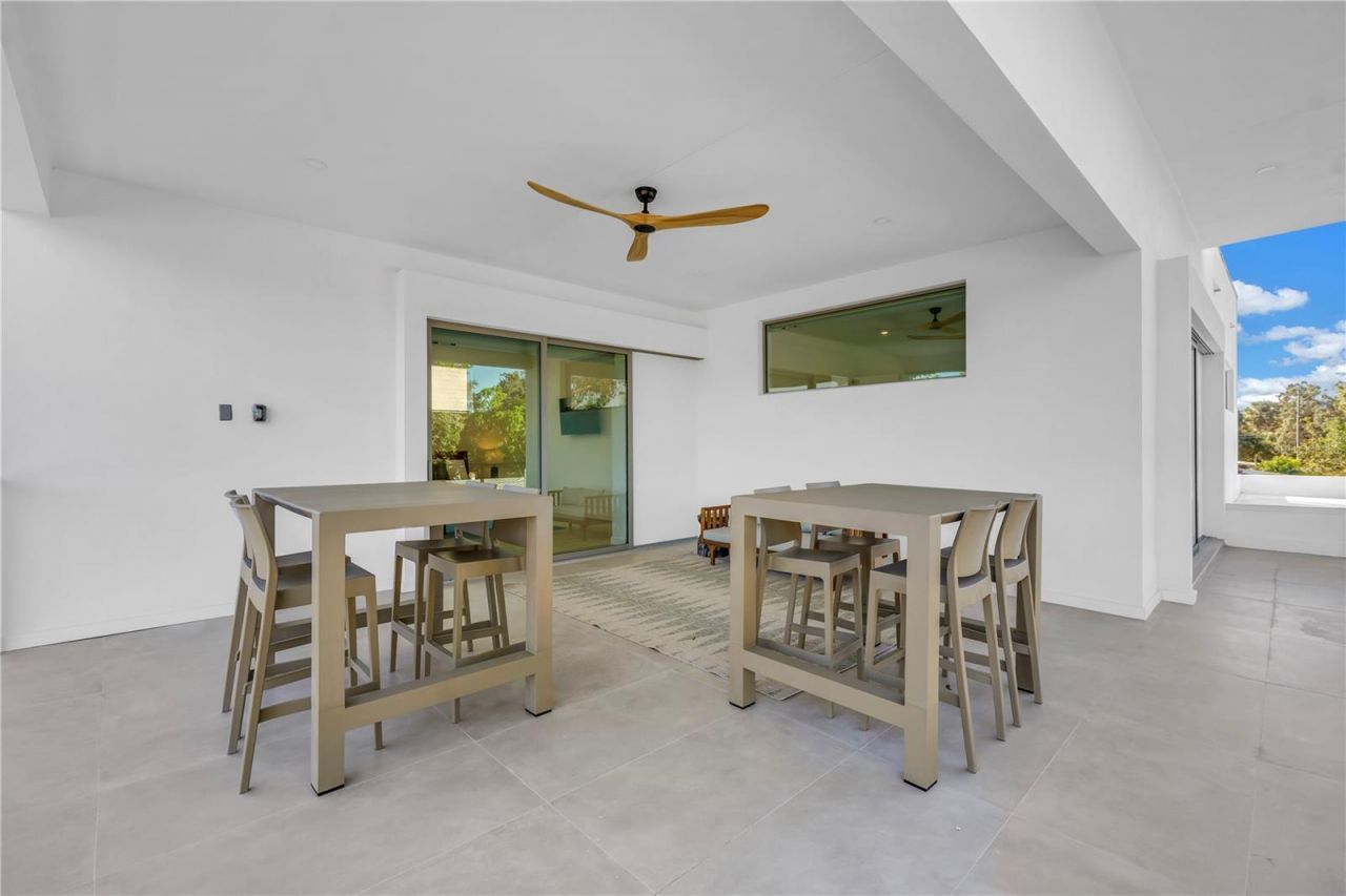 2305 Temple Street, Sarasota, FL 34239 Photo