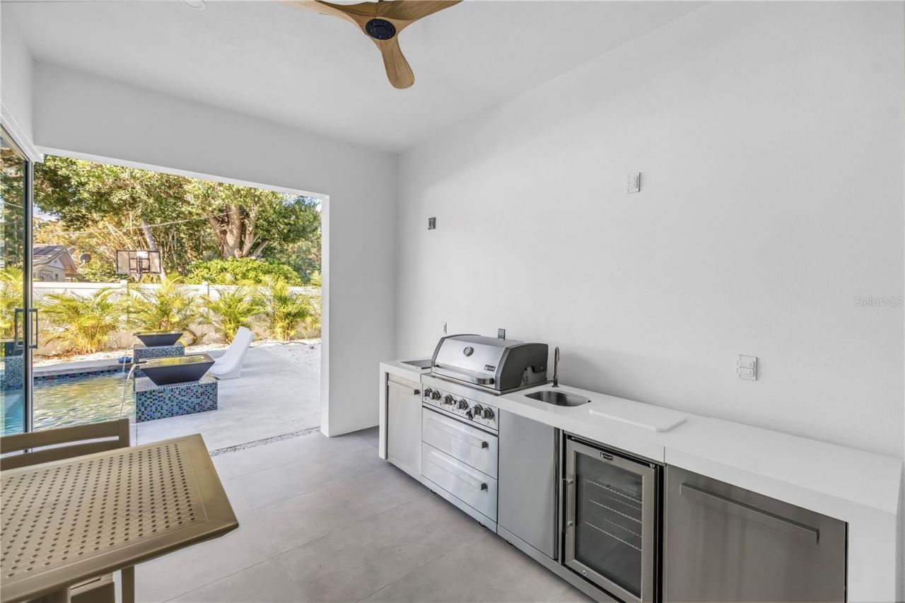 2305 Temple Street, Sarasota, FL 34239 Photo