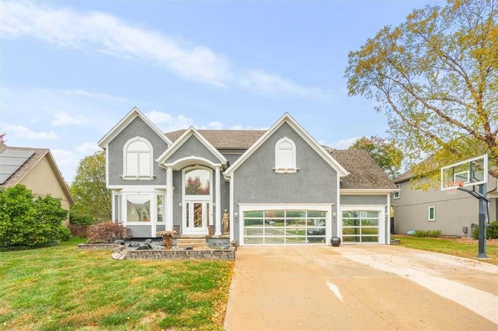 332 NE Parks Edge Drive, Lees Summit, MO 64064 Main Photo