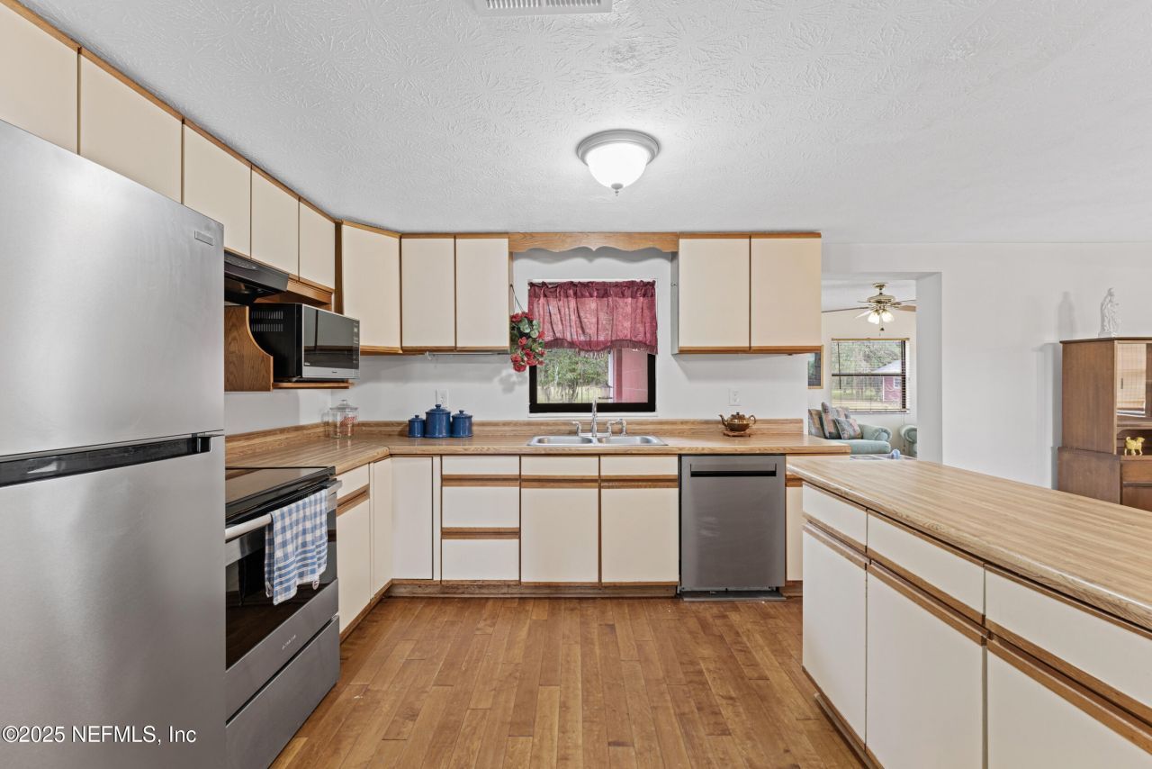 17200 Casa Roja Lane, Hilliard, FL 32046 Photo