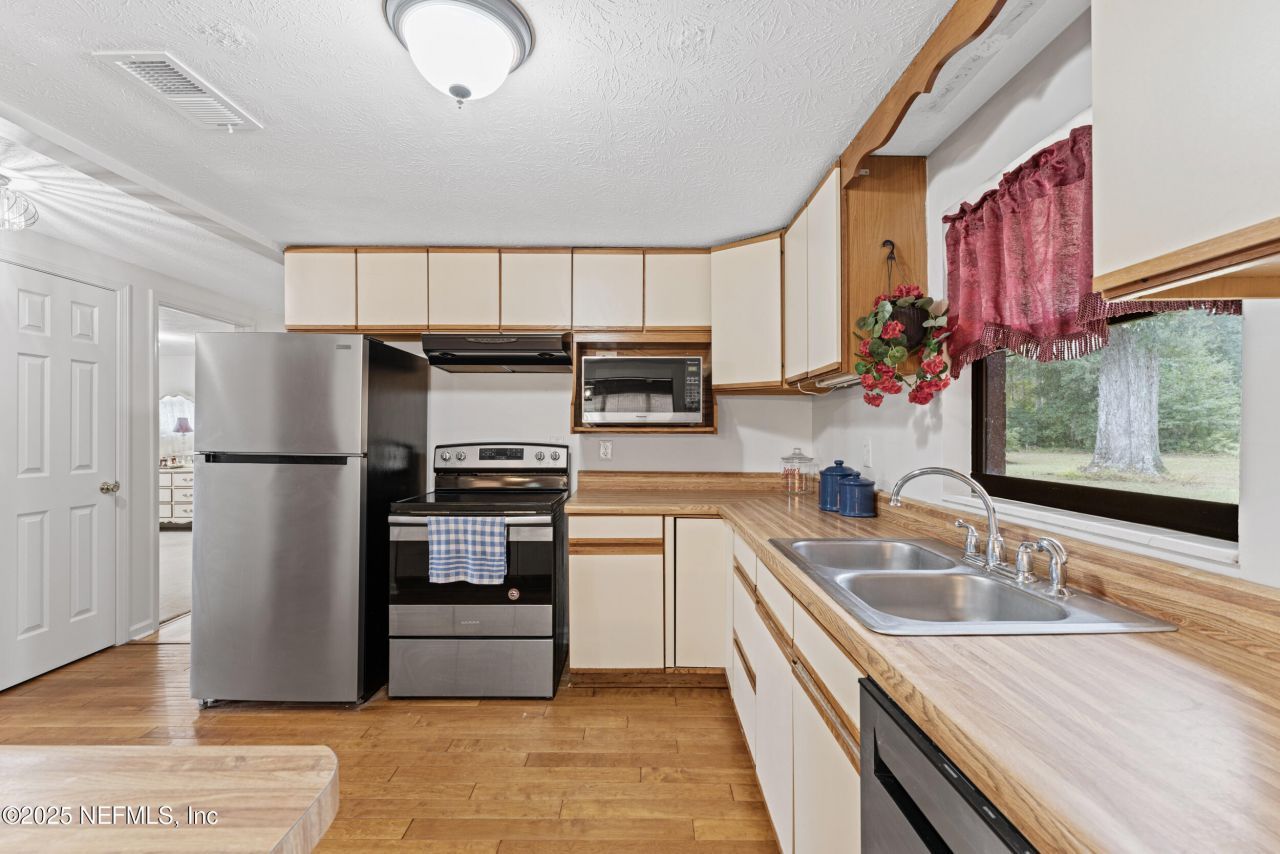 17200 Casa Roja Lane, Hilliard, FL 32046 Photo