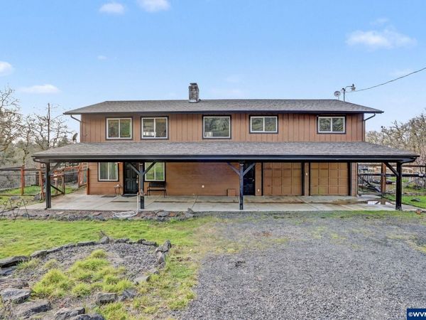 33781 Mount Tom Dr, Harrisburg, OR 97446