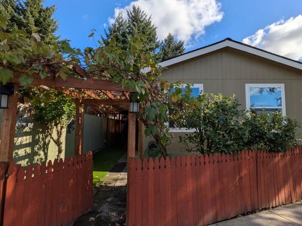 9700 SW Tualatin #5 Rd, Tualatin, OR 97062