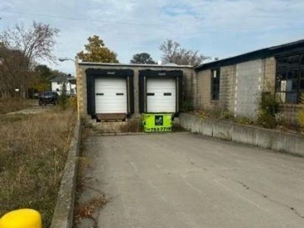 1900 E HOLLAND Avenue, Saginaw, MI 48601