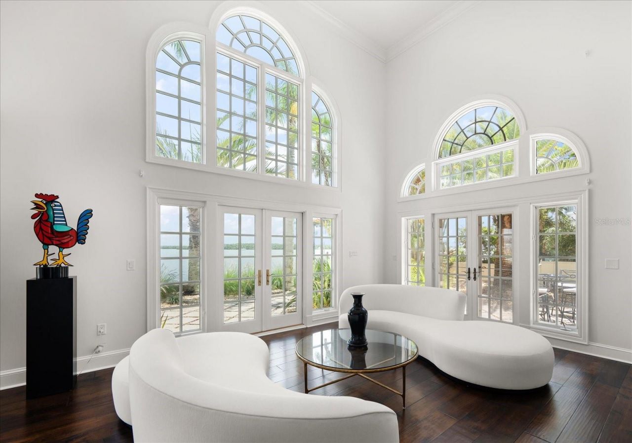 1021 Bay Esplanade, Clearwater Beach, FL 33767 Photo