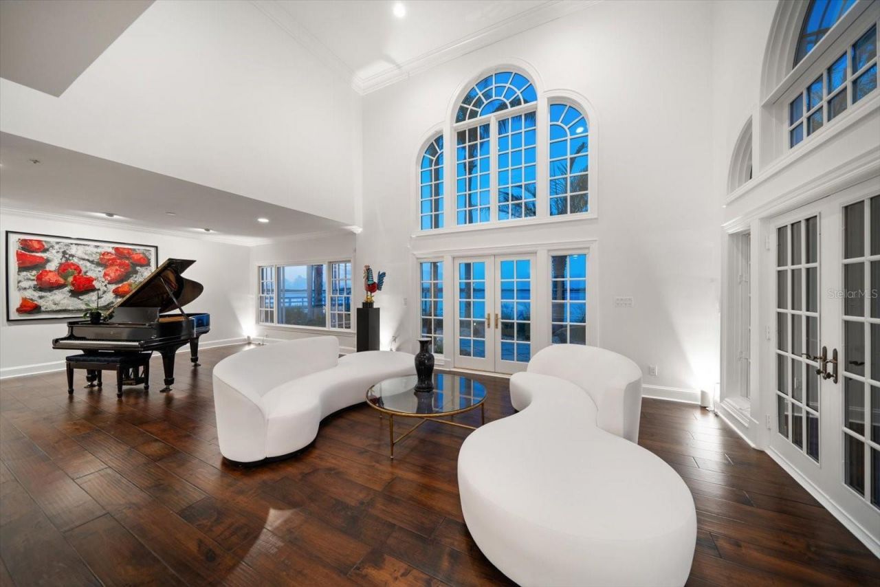 1021 Bay Esplanade, Clearwater Beach, FL 33767 Photo