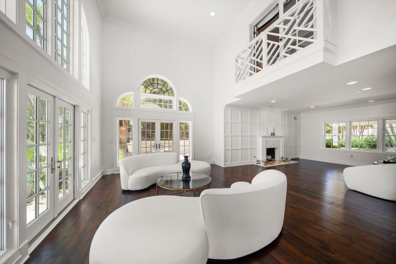 1021 Bay Esplanade, Clearwater Beach, FL 33767 Photo