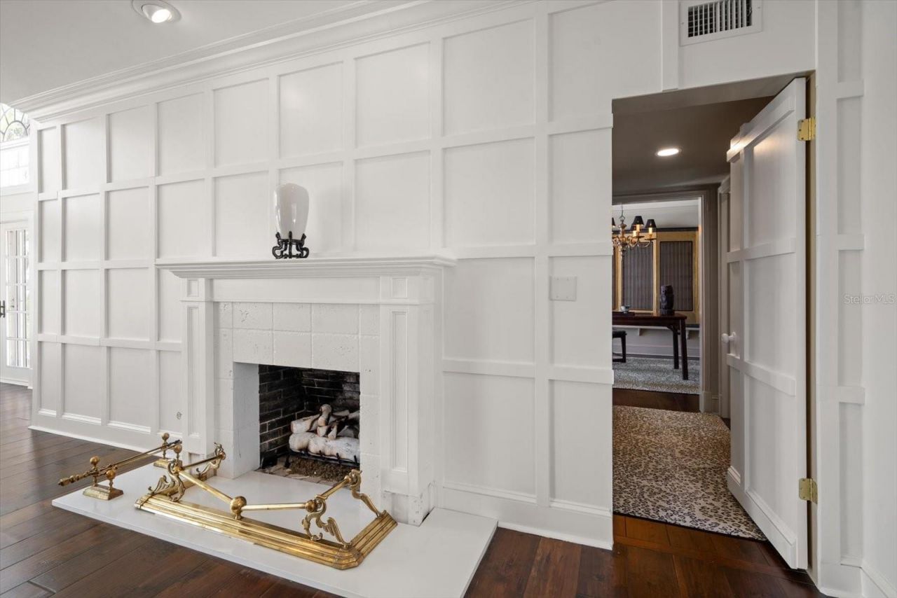 1021 Bay Esplanade, Clearwater Beach, FL 33767 Photo