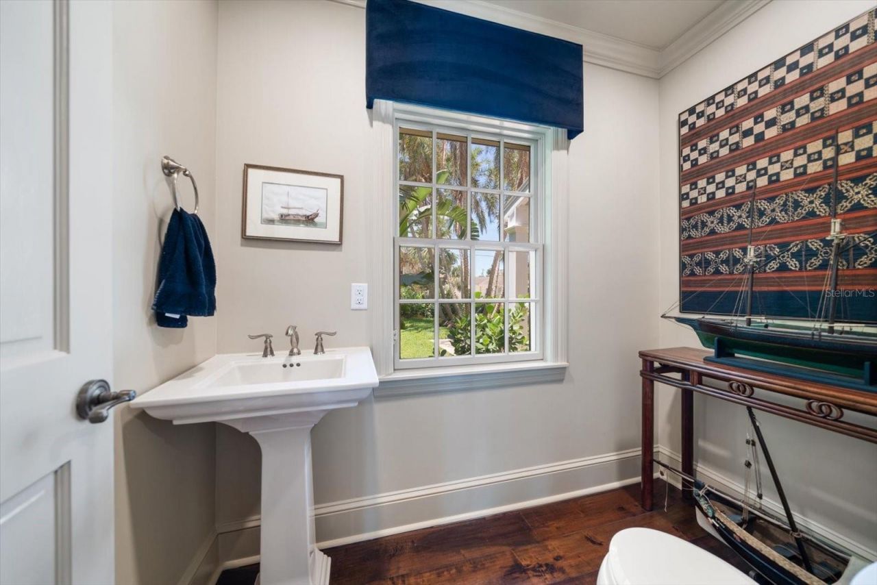 1021 Bay Esplanade, Clearwater Beach, FL 33767 Photo