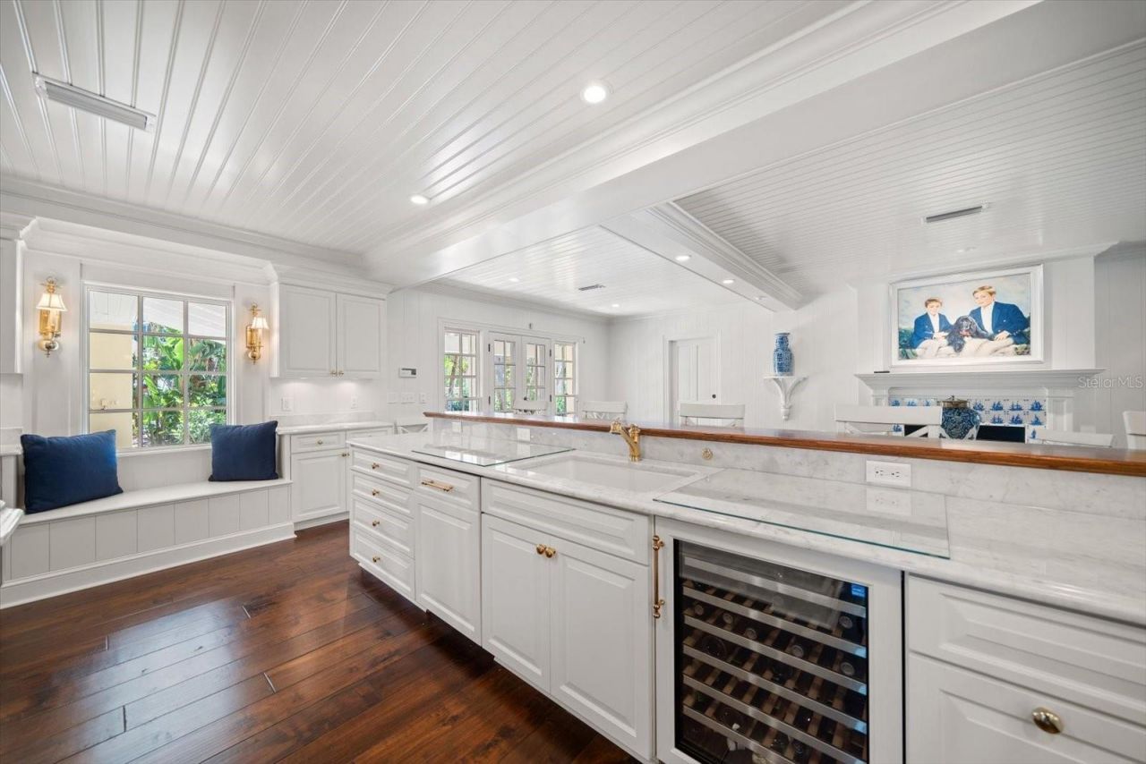 1021 Bay Esplanade, Clearwater Beach, FL 33767 Photo