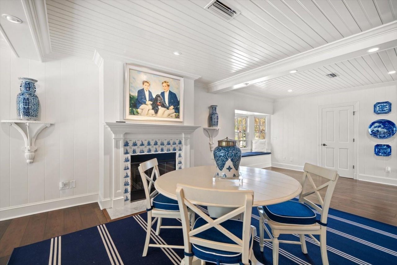 1021 Bay Esplanade, Clearwater Beach, FL 33767 Photo