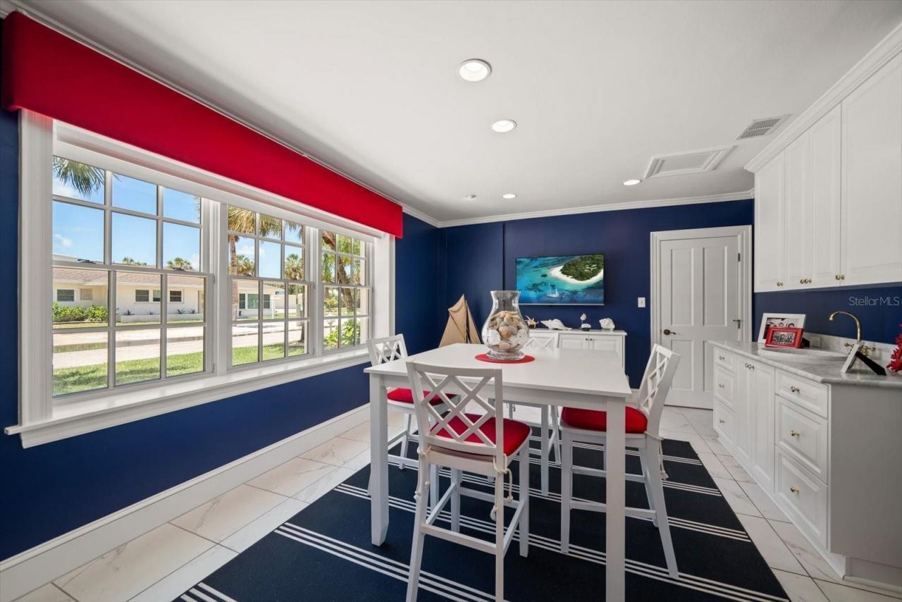 1021 Bay Esplanade, Clearwater Beach, FL 33767 Photo