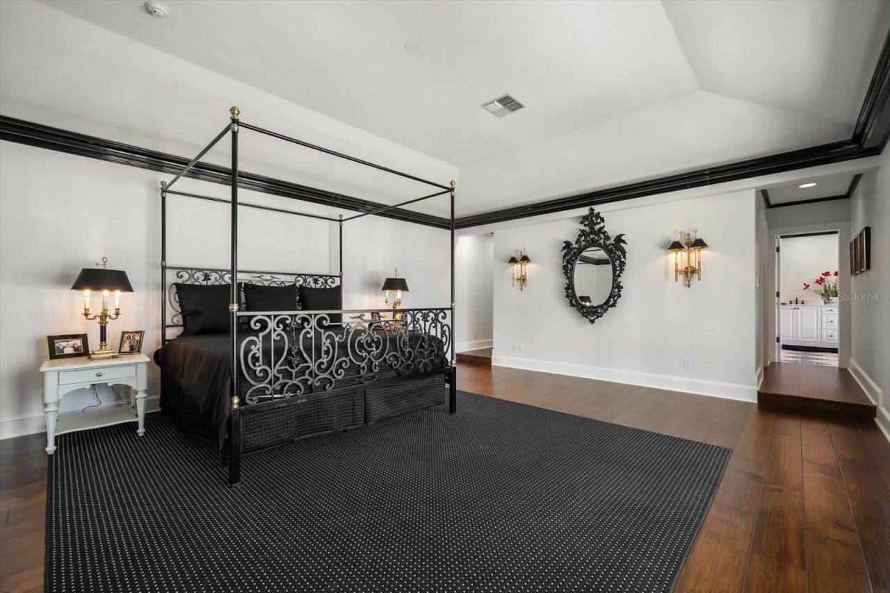 1021 Bay Esplanade, Clearwater Beach, FL 33767 Photo