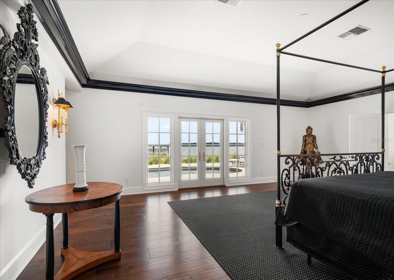 1021 Bay Esplanade, Clearwater Beach, FL 33767 Photo