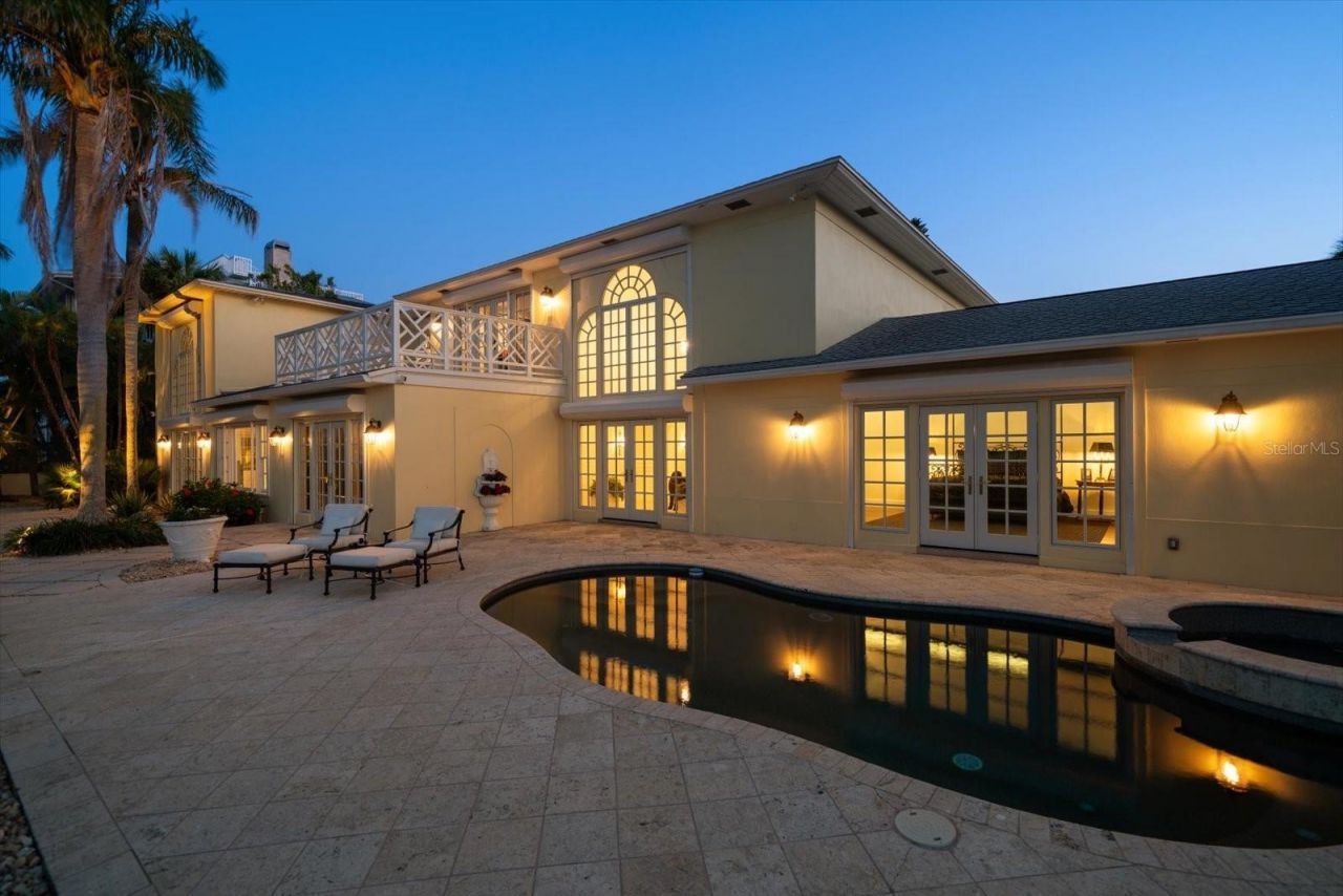 1021 Bay Esplanade, Clearwater Beach, FL 33767 Photo