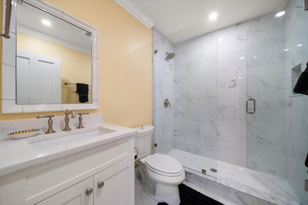 1021 Bay Esplanade, Clearwater Beach, FL 33767 Photo