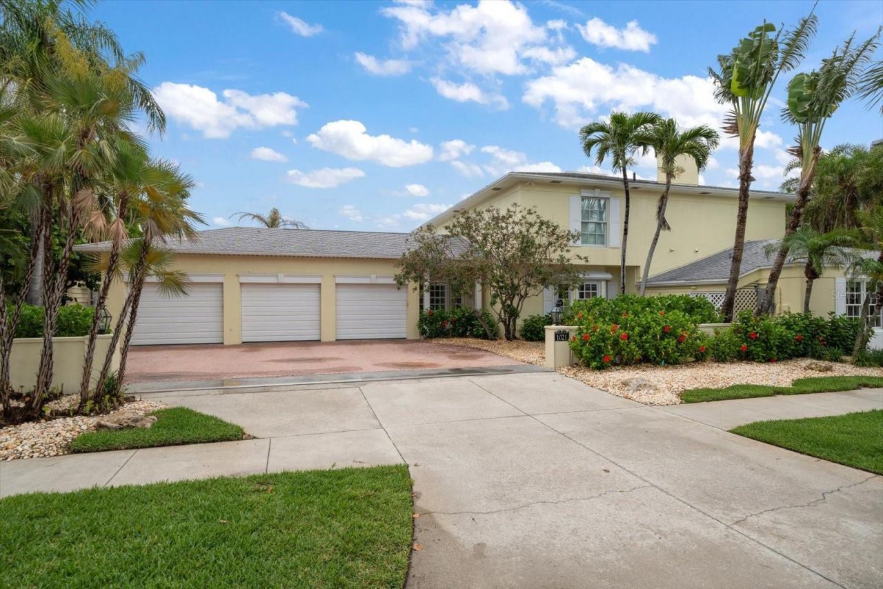 1021 Bay Esplanade, Clearwater Beach, FL 33767 Photo
