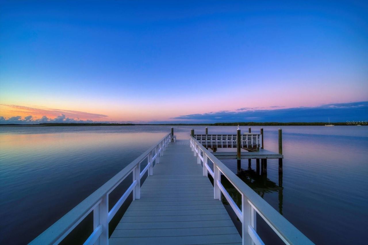 1021 Bay Esplanade, Clearwater Beach, FL 33767 Photo