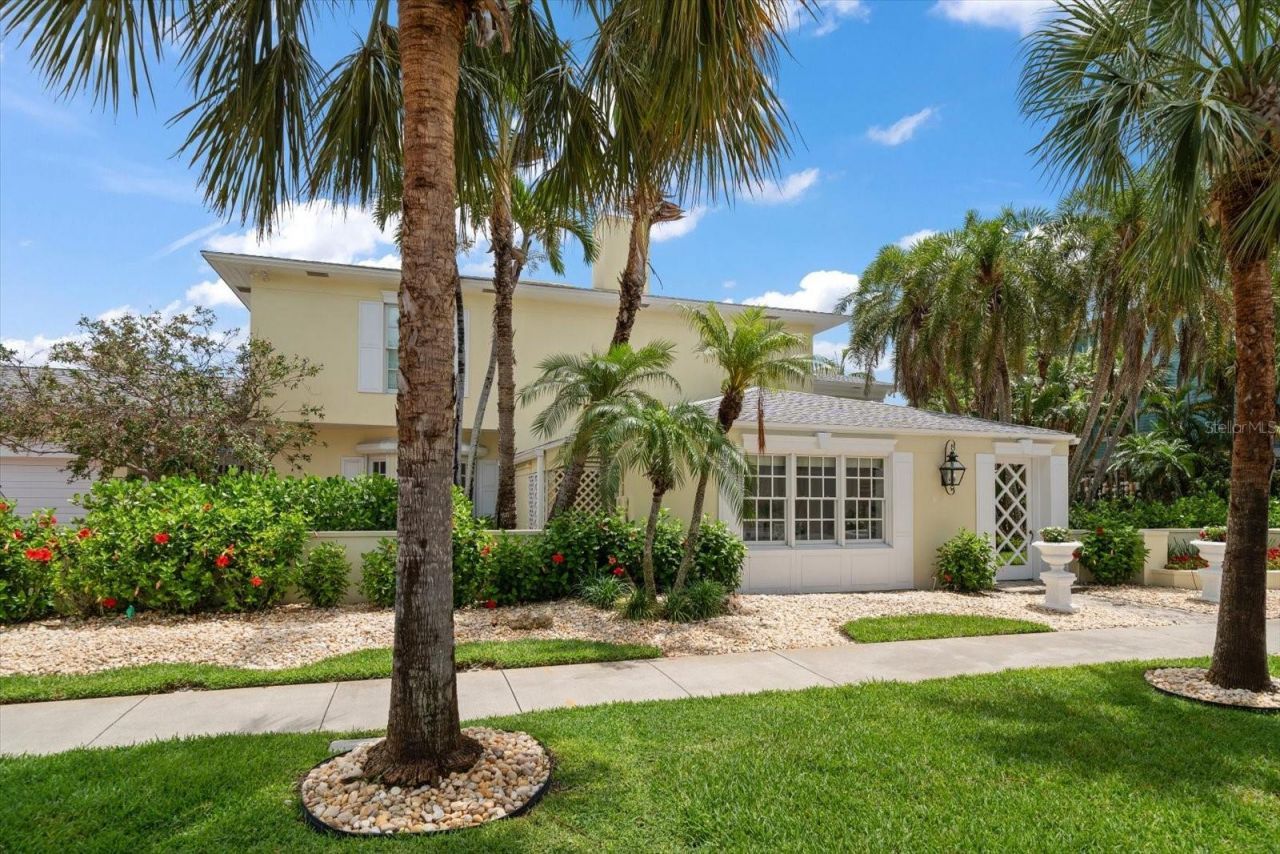 1021 Bay Esplanade, Clearwater Beach, FL 33767 Photo