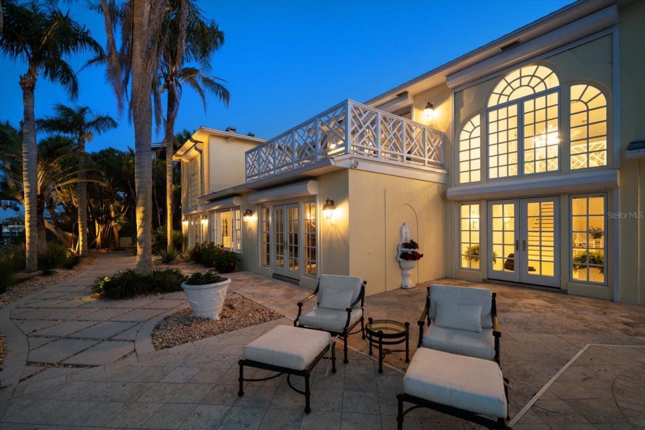 1021 Bay Esplanade, Clearwater Beach, FL 33767 Photo