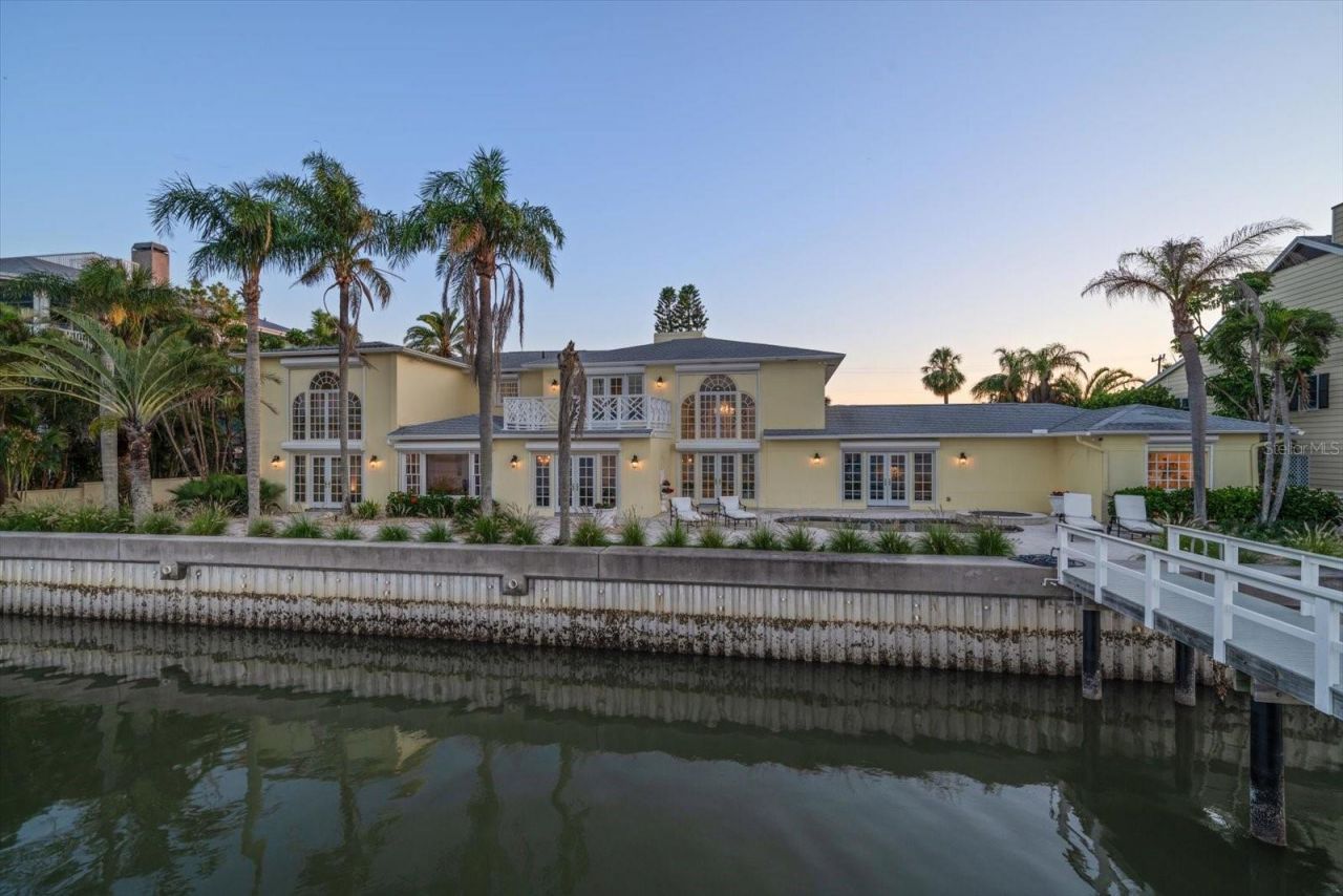 1021 Bay Esplanade, Clearwater Beach, FL 33767 Photo