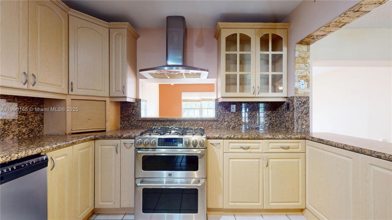 6051 SW 110th Ave, Miami, FL 33173 Photo