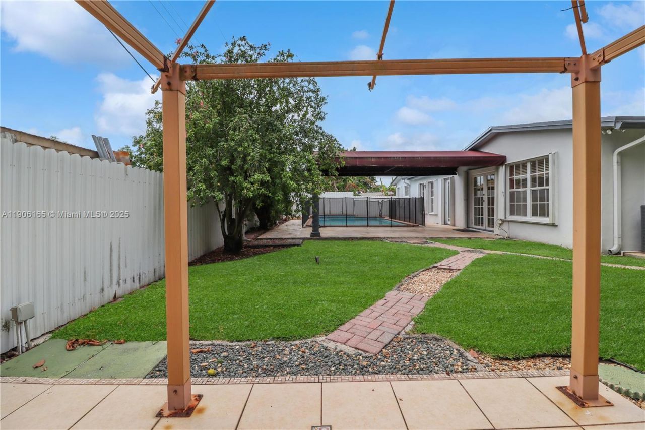 6051 SW 110th Ave, Miami, FL 33173 Photo