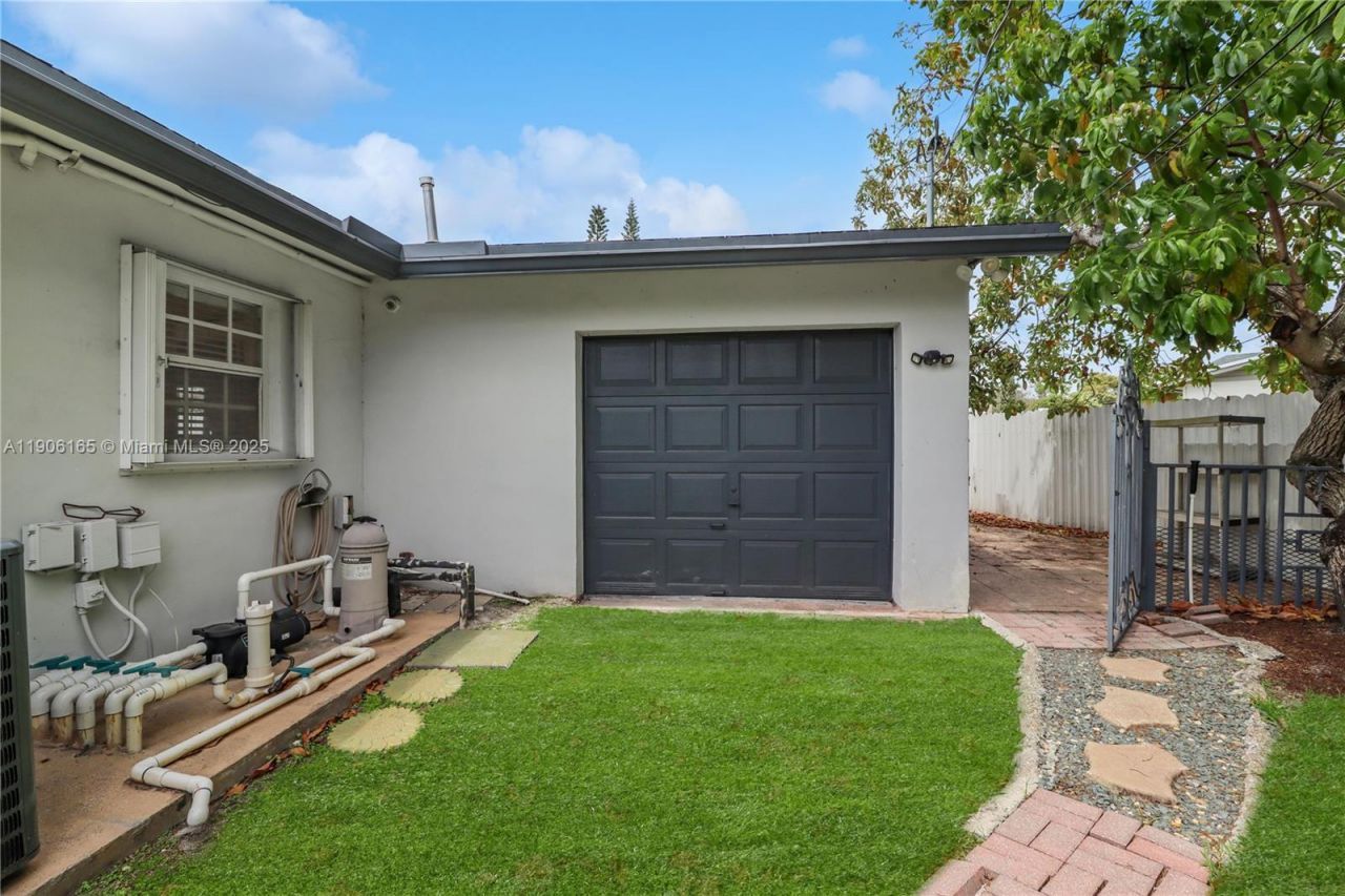 6051 SW 110th Ave, Miami, FL 33173 Photo