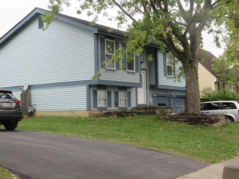 1543 Red Leaf Lane, Columbus, OH 43223 Photo 3