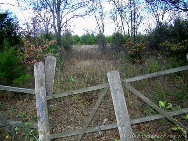 E 1020 Road , Prague, OK 74864