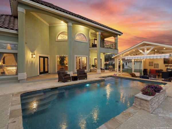 443 Rosewood Dr, La Vernia, TX 78121