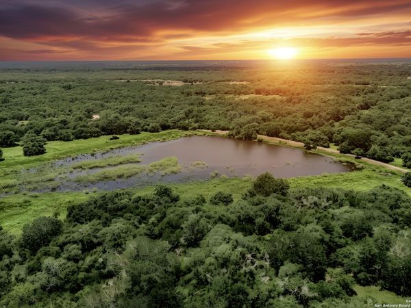 TBD FM 682, Yoakum, TX 77995