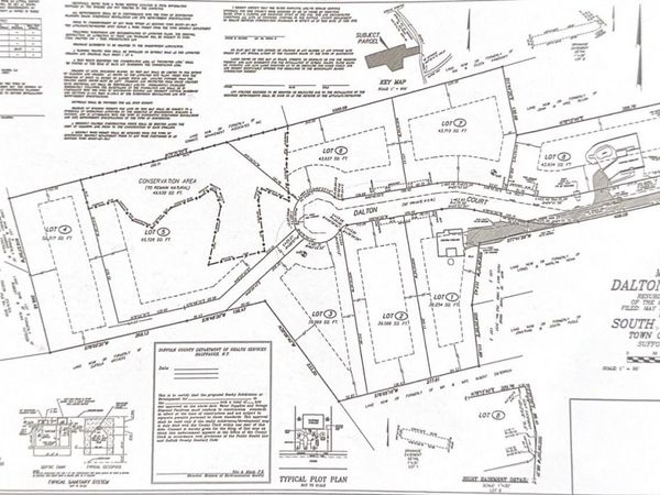 6 Dalton Court, Huntington Station, NY 11746