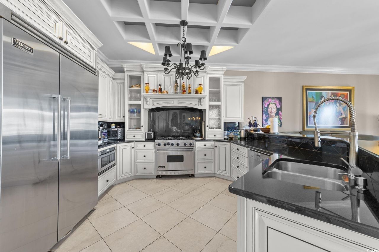 9235 Marina Pkwy. Photo 10