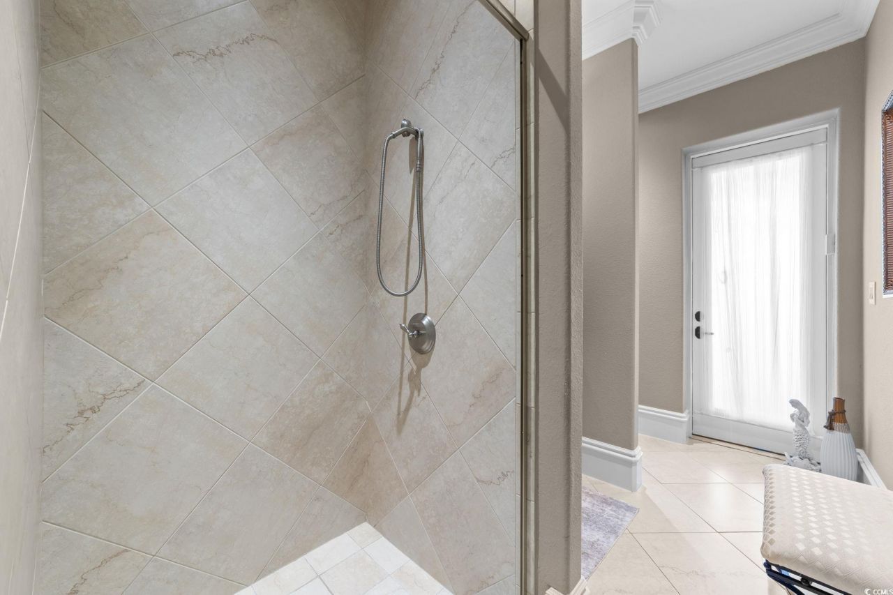 9235 Marina Pkwy. Photo 12