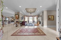 9235 Marina Pkwy. photo 4