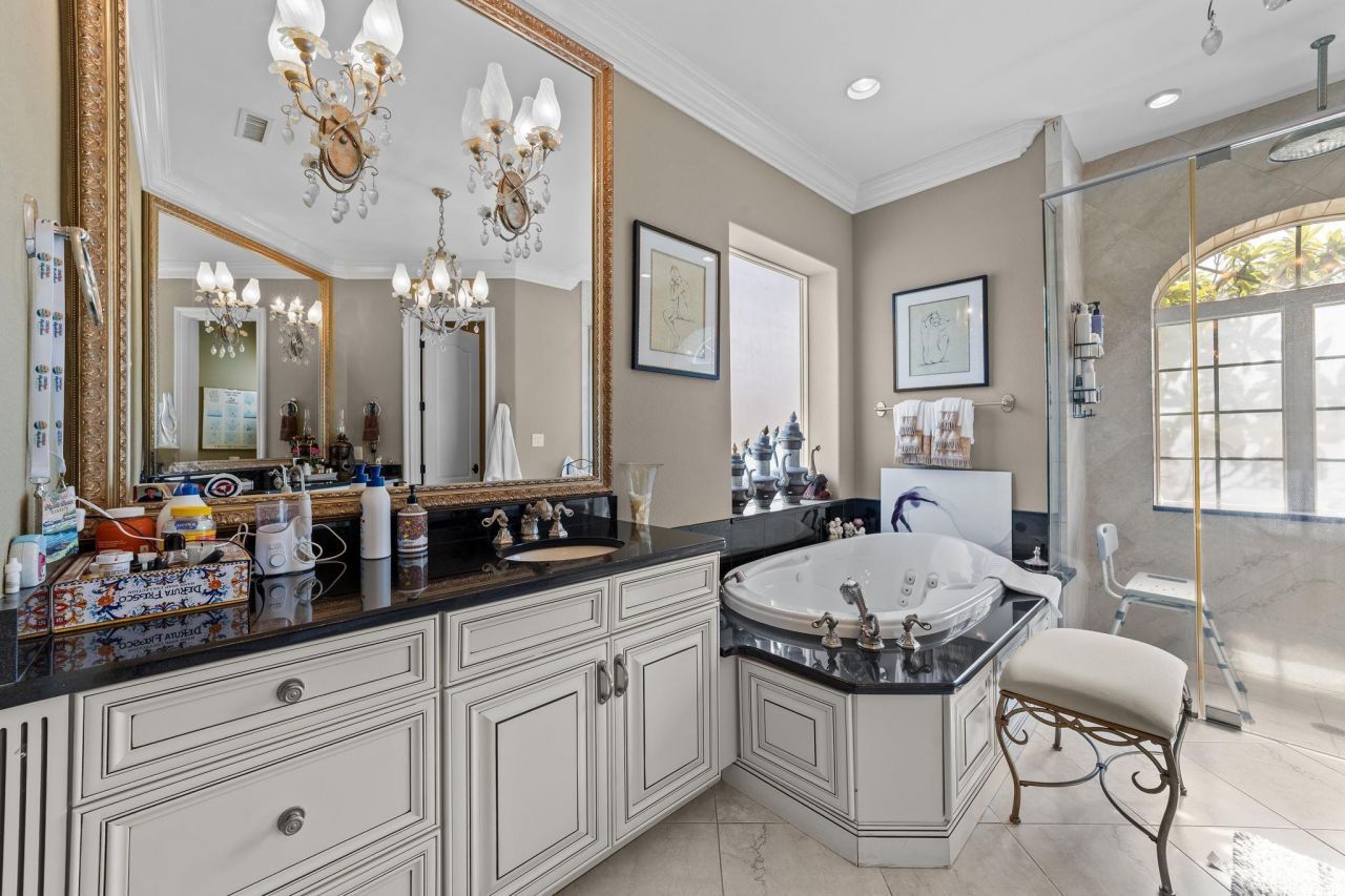 9235 Marina Pkwy. Photo 20