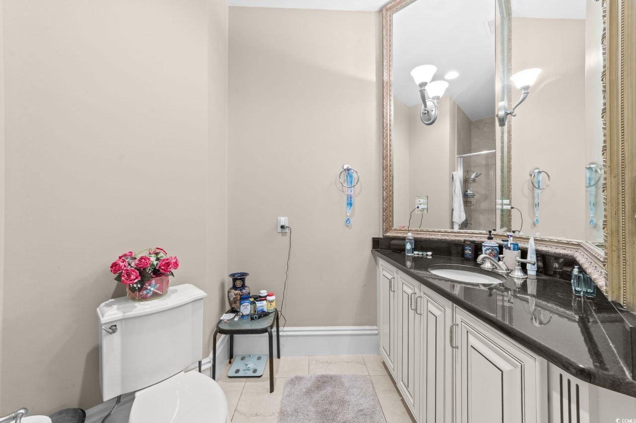 9235 Marina Pkwy. Photo 27