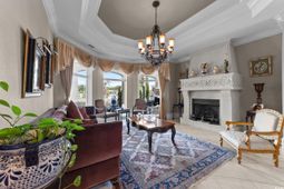 9235 Marina Pkwy. photo 4