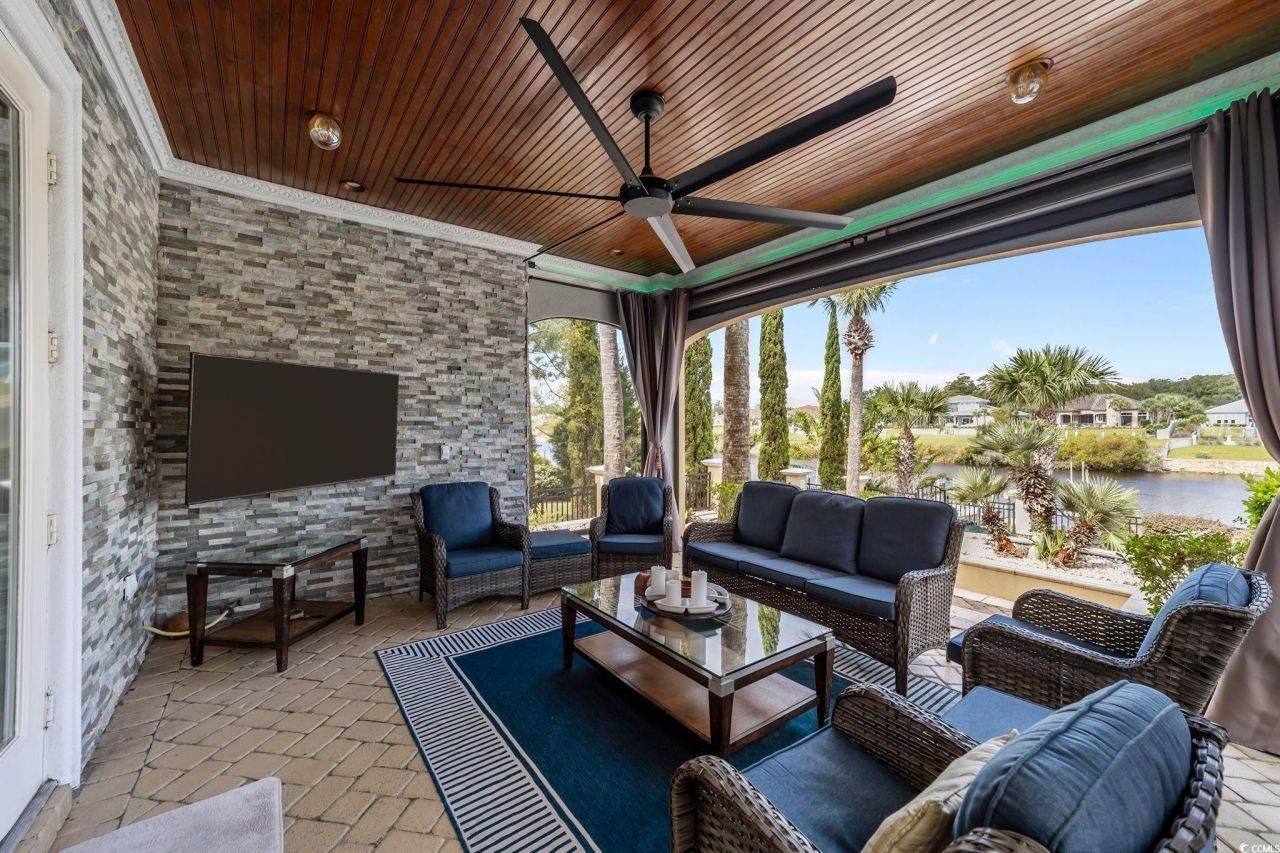 9235 Marina Pkwy. Photo 33