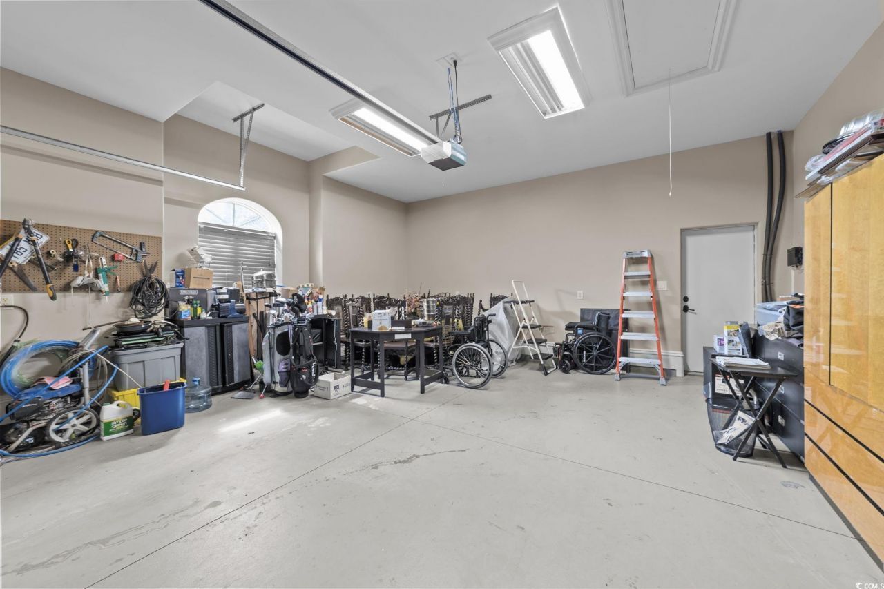 9235 Marina Pkwy. Photo 34