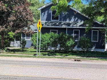 909 S Michigan Avenue, Howell, MI 48843