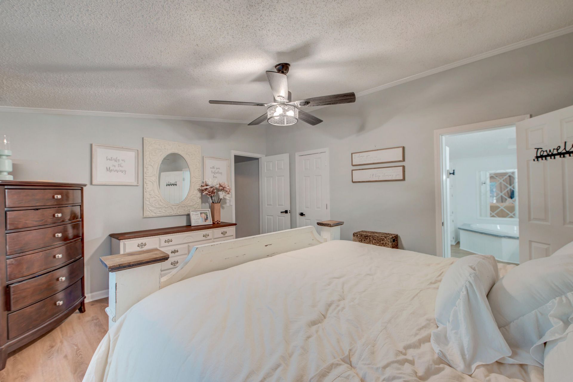 7271 George Washington Lane Photo 17