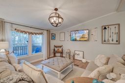 7271 George Washington Lane photo 4