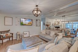 7271 George Washington Lane photo 4