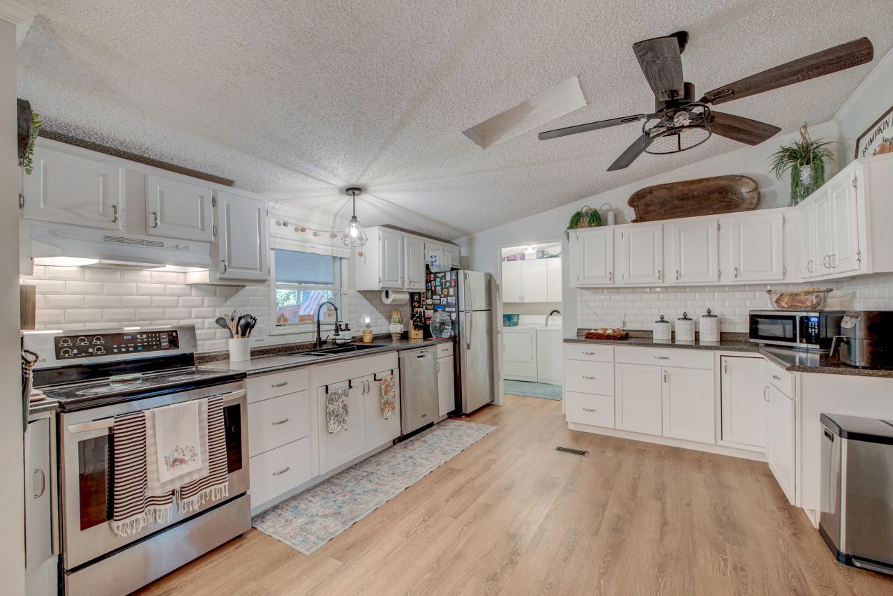 7271 George Washington Lane Photo 5