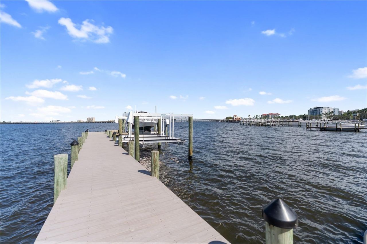 1710 Point Pleasant Avenue W, Bradenton, FL 34205 Photo