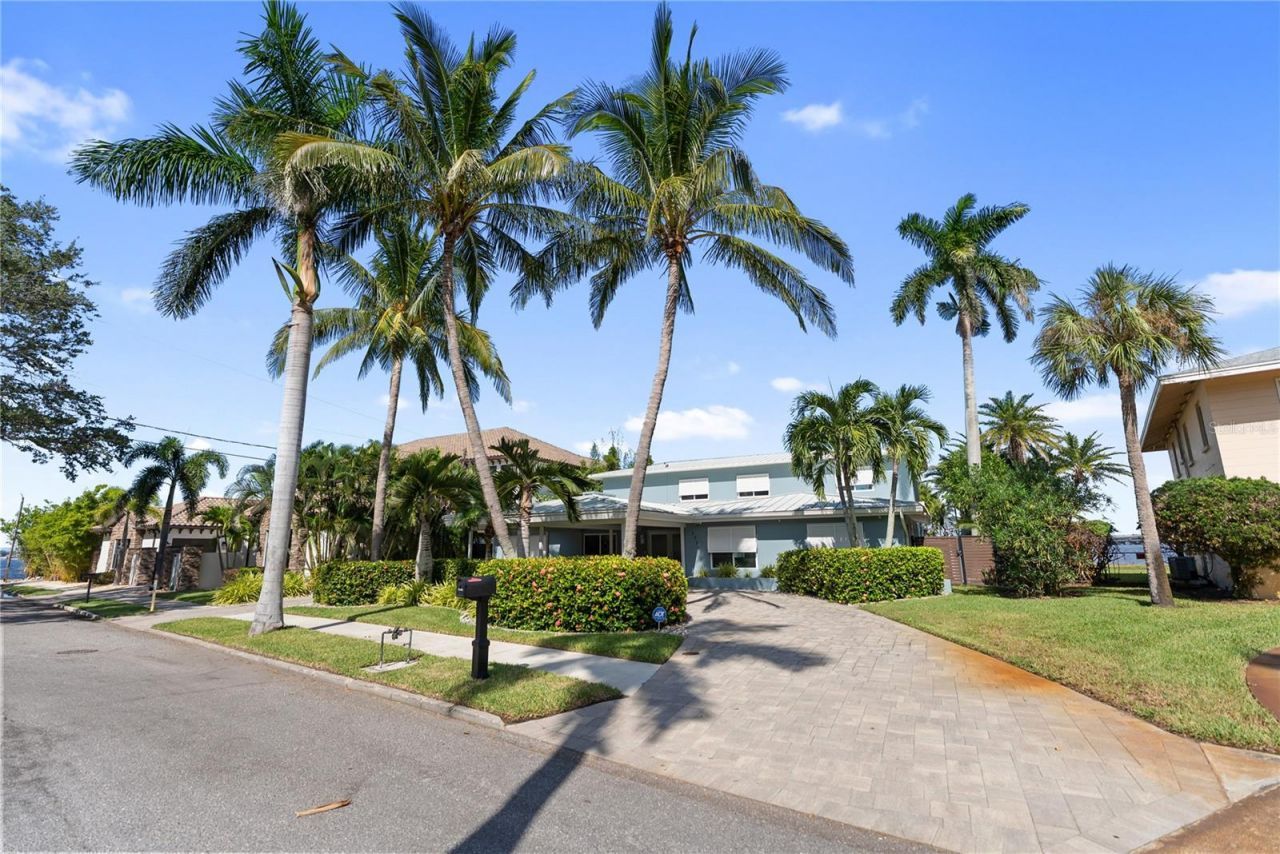 1710 Point Pleasant Avenue W, Bradenton, FL 34205 Photo